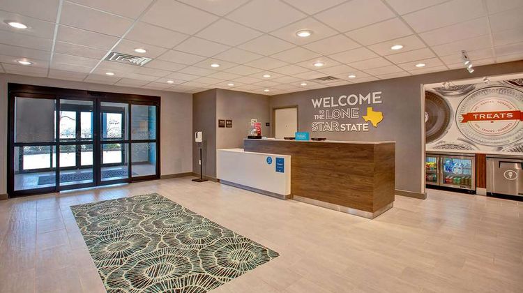 Hampton Inn & Suites Borger Lobby