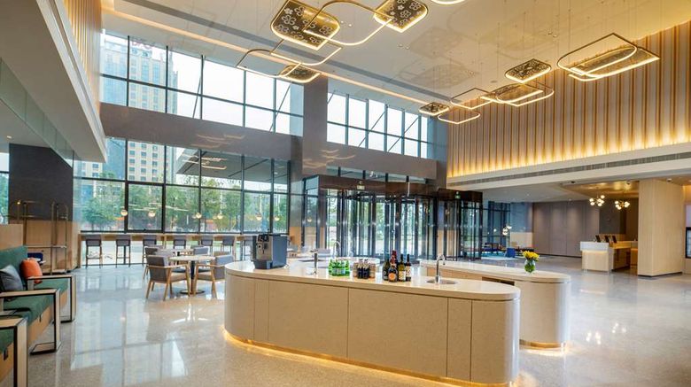 <b>Hilton Garden Inn Changde Dingcheng Lobby</b>. Images powered by <a href="https://iceportal.shijigroup.com/" title="IcePortal" target="_blank">IcePortal</a>.
