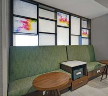 Hampton Inn Las Vegas Strip South Lobby