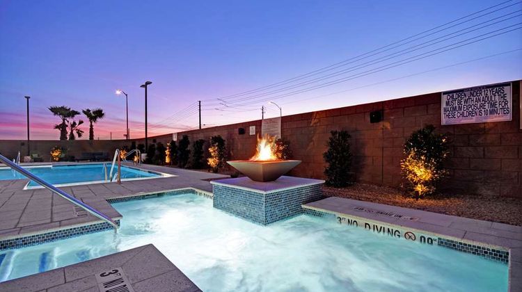 Hampton Inn Las Vegas Strip South Pool