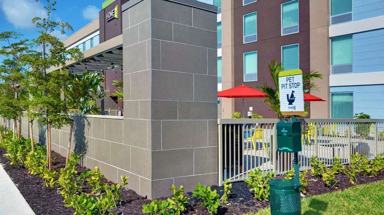 Home2 Suites Ft Myers Colonial Blvd Exterior