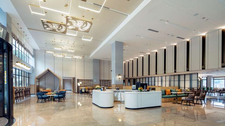 <b>Hilton Garden Inn Guizhou Maotai Town Lobby</b>. Images powered by <a href="https://iceportal.shijigroup.com/" title="IcePortal" target="_blank">IcePortal</a>.