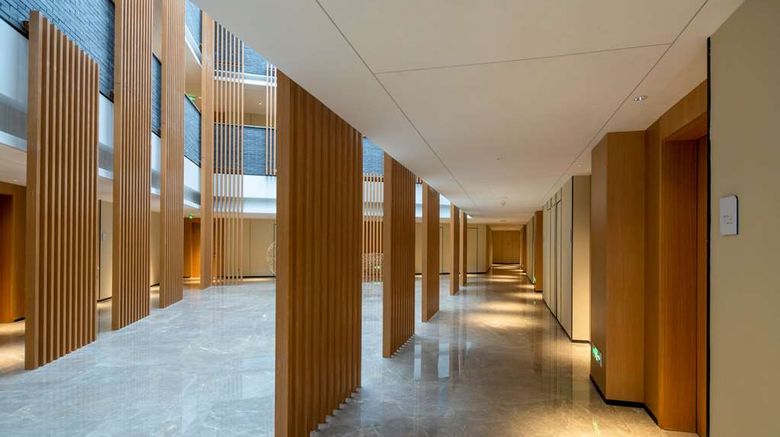 <b>Hilton Garden Inn Guizhou Maotai Town Meeting</b>. Images powered by <a href="https://iceportal.shijigroup.com/" title="IcePortal" target="_blank">IcePortal</a>.
