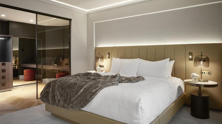 Vogue Hotel Montreal Downtown Room