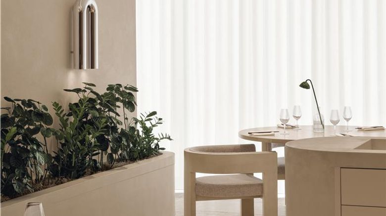 <b>Vogue Hotel Montreal Downtown Restaurant</b>. Images powered by <a href="https://iceportal.shijigroup.com/" title="IcePortal" target="_blank">IcePortal</a>.