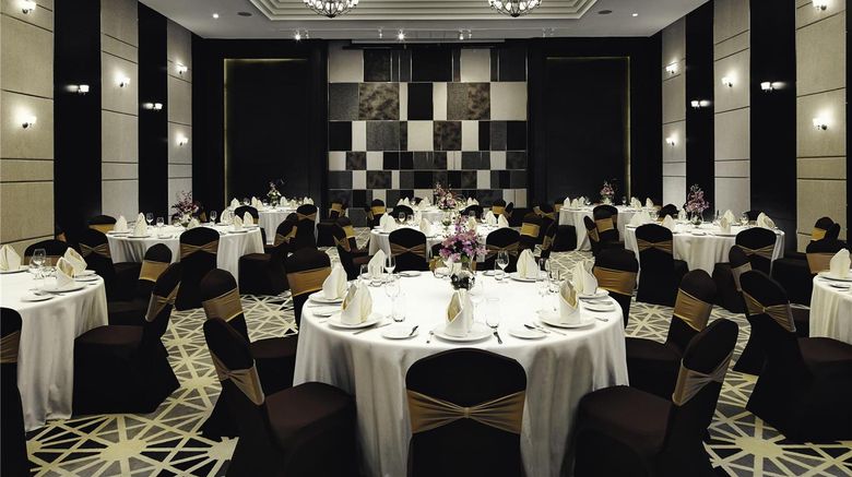 <b>Moevenpick Hotel Sukhumvit 15 Bangkok Meeting</b>. Images powered by <a href="https://iceportal.shijigroup.com/" title="IcePortal" target="_blank">IcePortal</a>.