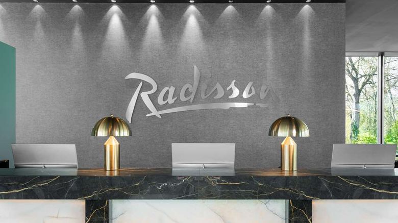 <b>Radisson Hotel Suites Amsterdam South Lobby</b>. Images powered by <a href="https://iceportal.shijigroup.com/" title="IcePortal" target="_blank">IcePortal</a>.