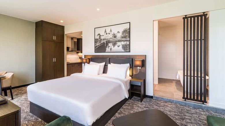 <b>Radisson Hotel Suites Amsterdam South Suite</b>. Images powered by <a href="https://iceportal.shijigroup.com/" title="IcePortal" target="_blank">IcePortal</a>.