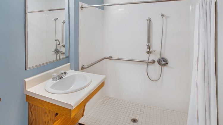 WoodSpring Suites Pharr Room