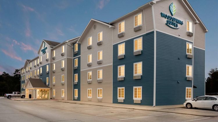 WoodSpring Suites Conroe Exterior