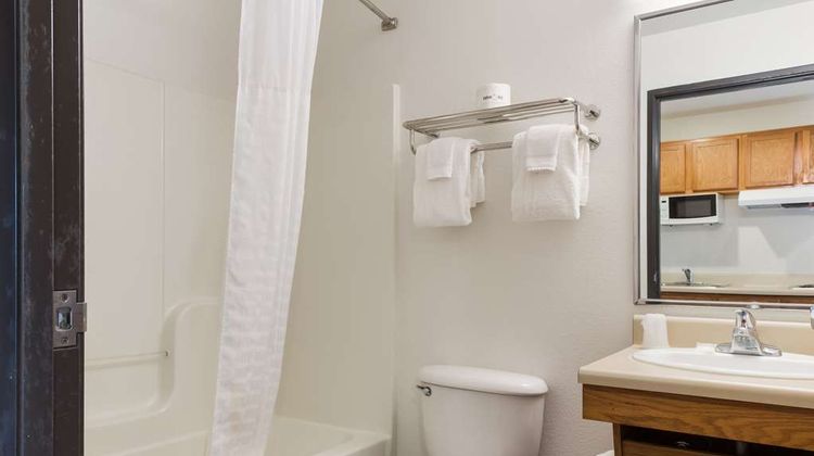 WoodSpring Suites Houston I-45 Airtex Room