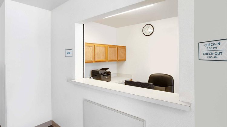 WoodSpring Suites Houston I-45 Airtex Lobby