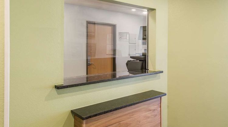 WoodSpring Suites Houston La Porte Lobby