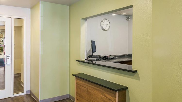 WoodSpring Suites Houston La Porte Lobby