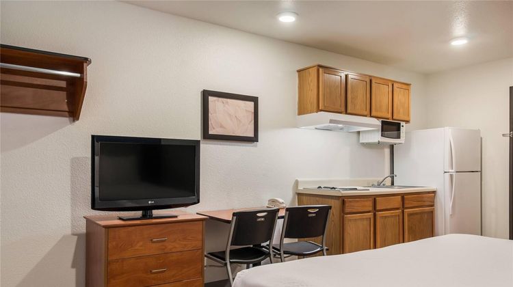 WoodSpring Suites Houston La Porte Room