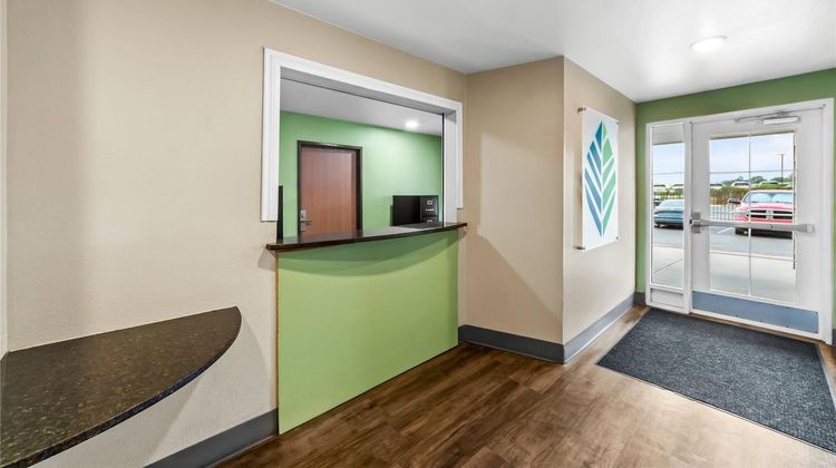 WoodSpring Suites San Antonio South Lobby