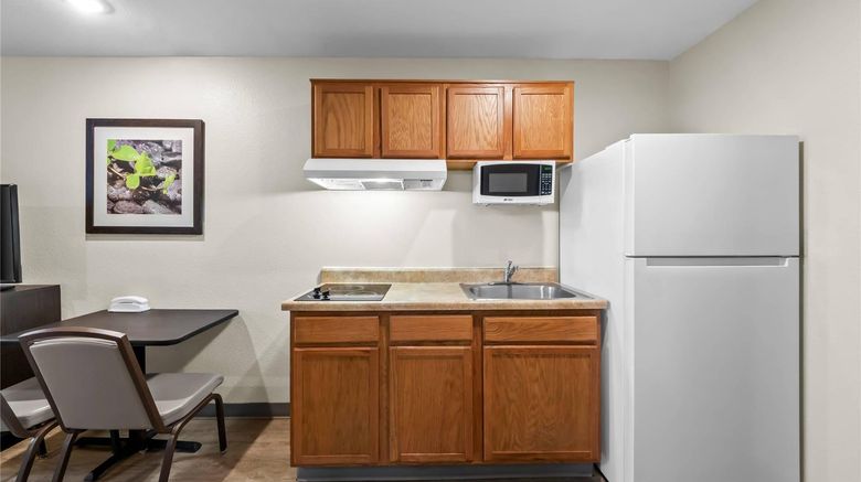 <b>WoodSpring Suites San Antonio South Room</b>. Images powered by <a href="https://iceportal.shijigroup.com/" title="IcePortal" target="_blank">IcePortal</a>.