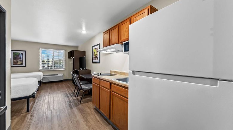 <b>WoodSpring Suites San Antonio South Room</b>. Images powered by <a href="https://iceportal.shijigroup.com/" title="IcePortal" target="_blank">IcePortal</a>.