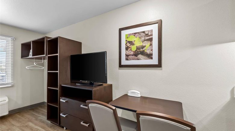 <b>WoodSpring Suites San Antonio South Room</b>. Images powered by <a href="https://iceportal.shijigroup.com/" title="IcePortal" target="_blank">IcePortal</a>.