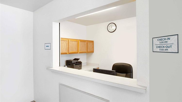 WoodSpring Suites Houston Westchase Lobby