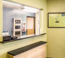 WoodSpring Suites Houston Baytown Lobby