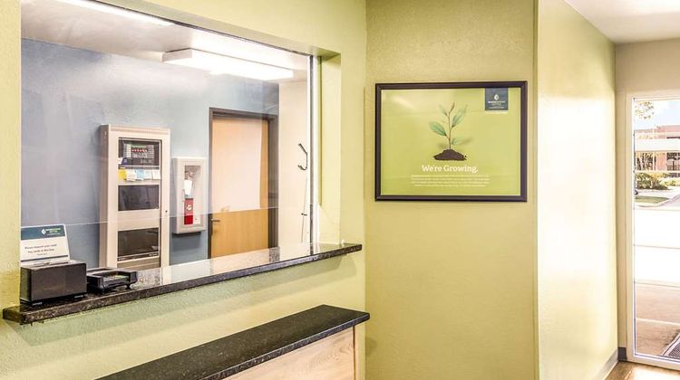 WoodSpring Suites Houston Baytown Lobby