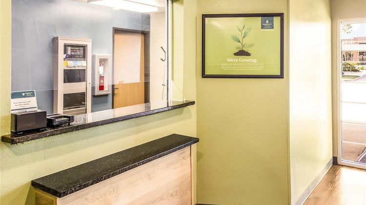 WoodSpring Suites Houston Baytown Lobby