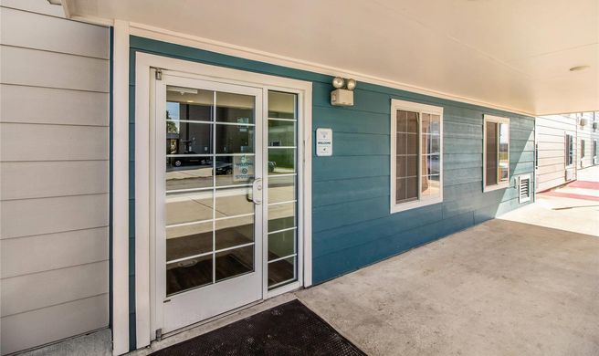 WoodSpring Suites Houston Baytown Exterior