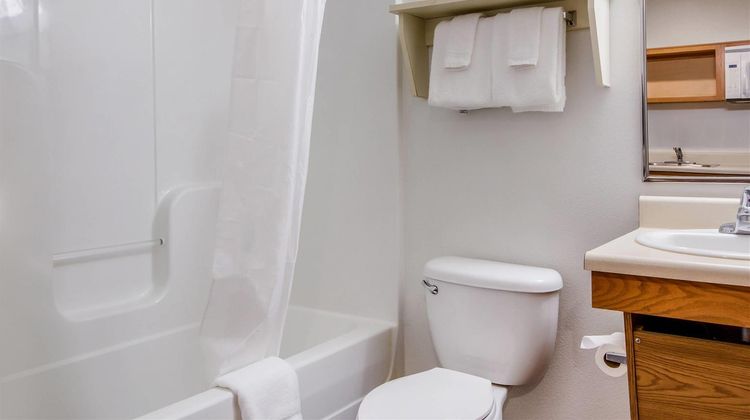 WoodSpring Suites Houston Baytown Room