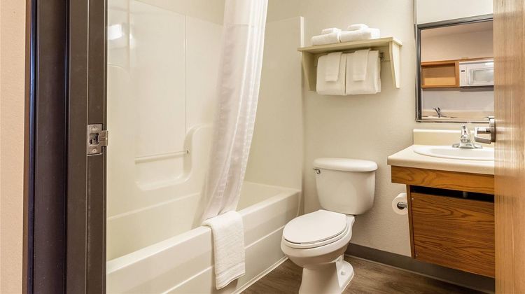 WoodSpring Suites Houston Baytown Room