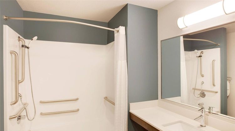 WoodSpring Suites Signature Northwest Room