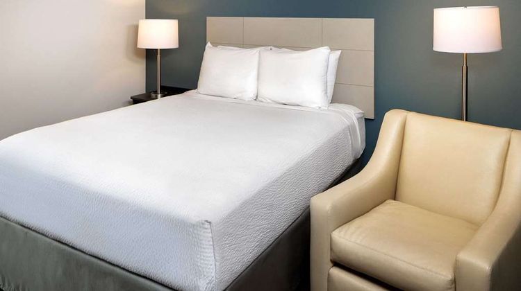 WoodSpring Suites Signature Houston IAH Room