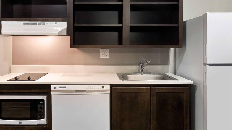 WoodSpring Suites Signature Houston IAH Room