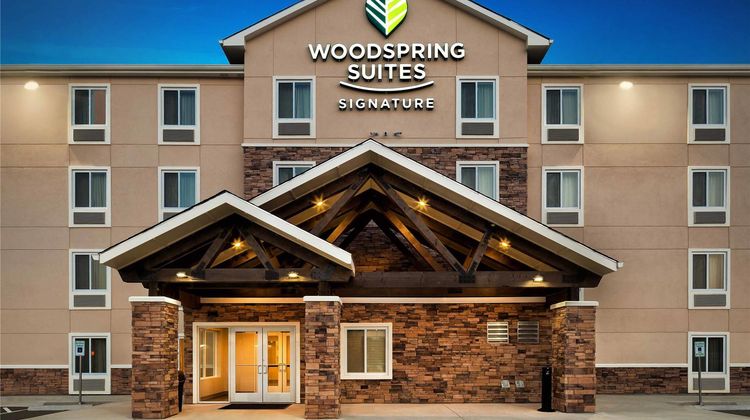 WoodSpring Suites Signature Houston IAH Exterior