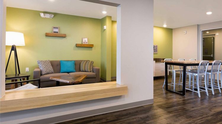 WoodSpring Suites Signature Houston IAH Lobby