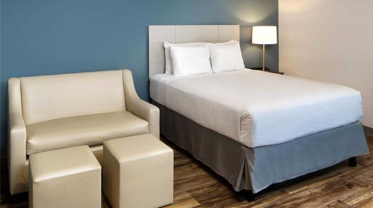 WoodSpring Suites Signature Houston IAH Room