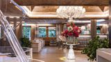 <b>Ultima Gstaad Lobby</b>. Images powered by <a href="https://iceportal.shijigroup.com/" title="IcePortal" target="_blank">IcePortal</a>.