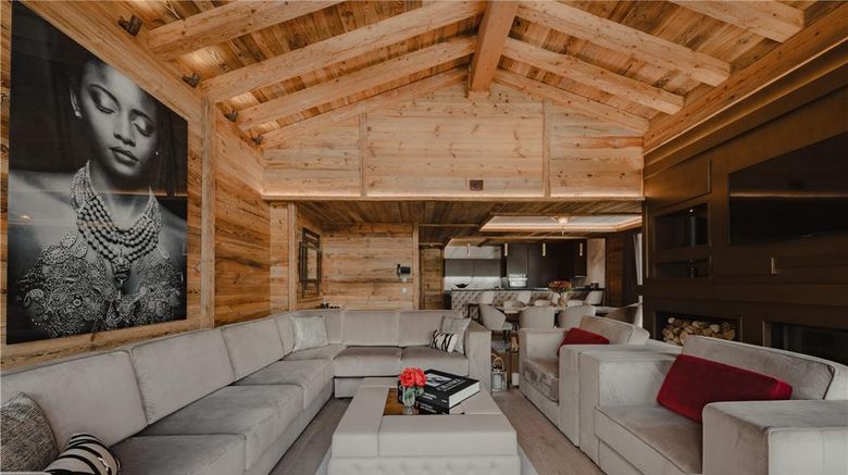 <b>Ultima Courchevel Hotel Suite</b>. Images powered by <a href="https://iceportal.shijigroup.com/" title="IcePortal" target="_blank">IcePortal</a>.