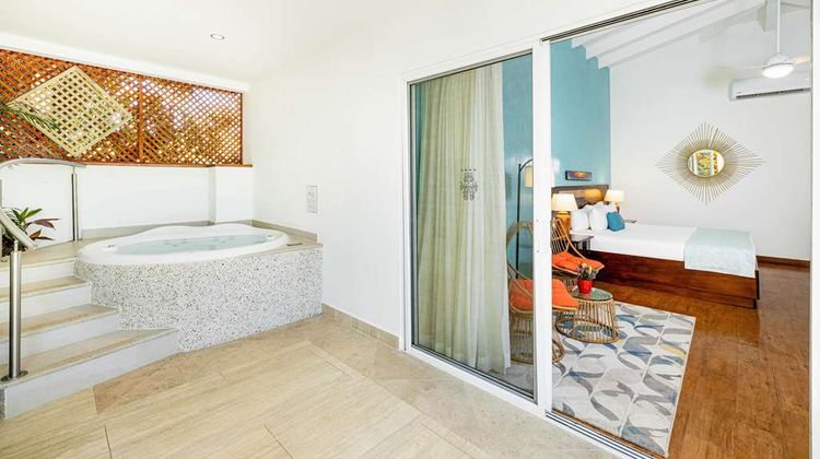 Tamarindo Diria Beach Resort Suite