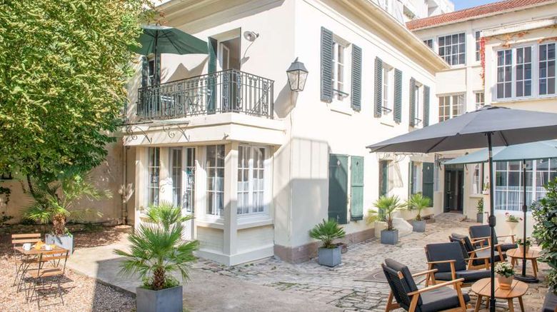 <b>Suites & hotel Helzear Montparnasse Exterior</b>. Images powered by <a href="https://iceportal.shijigroup.com/" title="IcePortal" target="_blank">IcePortal</a>.