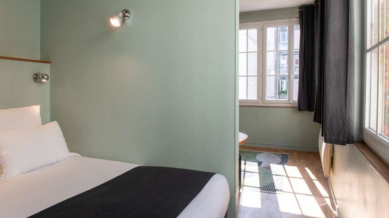 <b>Suites & hotel Helzear Montparnasse Room</b>. Images powered by <a href="https://iceportal.shijigroup.com/" title="IcePortal" target="_blank">IcePortal</a>.