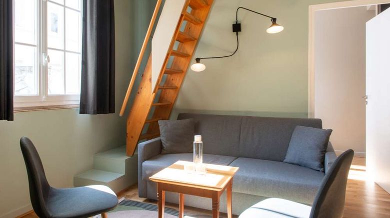 <b>Suites & hotel Helzear Montparnasse Suite</b>. Images powered by <a href="https://iceportal.shijigroup.com/" title="IcePortal" target="_blank">IcePortal</a>.
