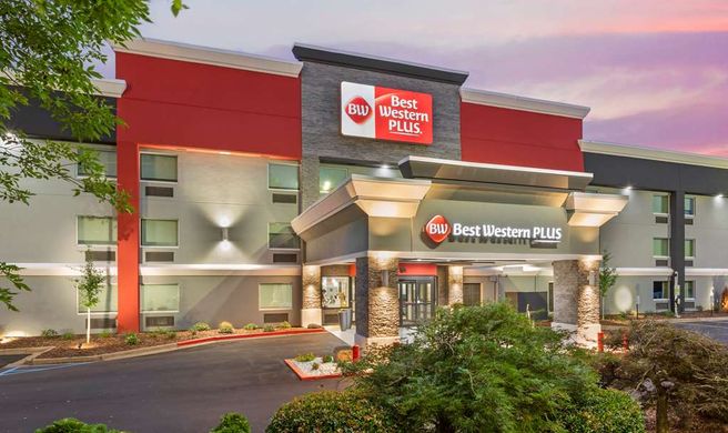 Best Western Plus Magnolia Inn & Suites Exterior