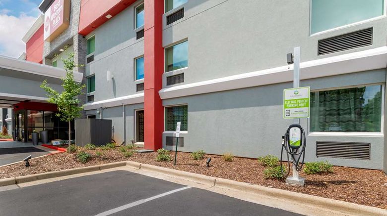<b>Best Western Plus Magnolia Inn & Suites Other</b>. Images powered by <a href="https://iceportal.shijigroup.com/" title="IcePortal" target="_blank">IcePortal</a>.