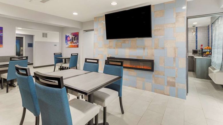 <b>Best Western Plus Magnolia Inn & Suites Restaurant</b>. Images powered by <a href="https://iceportal.shijigroup.com/" title="IcePortal" target="_blank">IcePortal</a>.