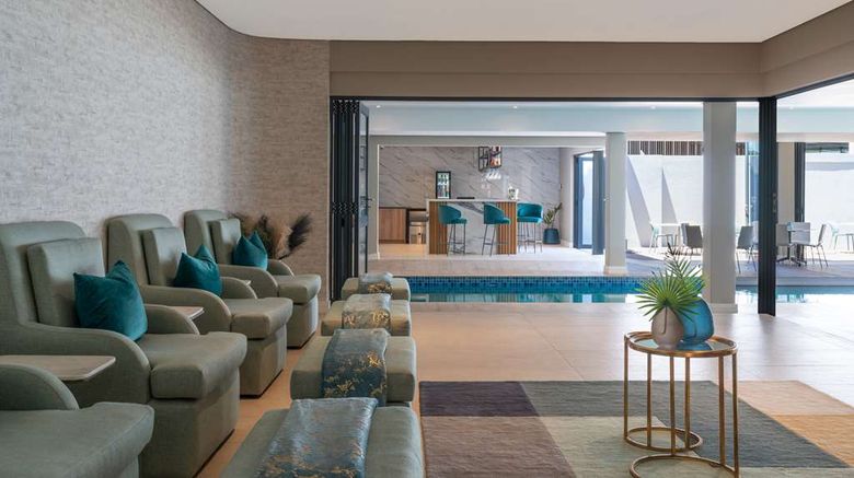 <b>Radisson Hotel-Convention OR Tambo Arpt Pool</b>. Images powered by <a href="https://iceportal.shijigroup.com/" title="IcePortal" target="_blank">IcePortal</a>.