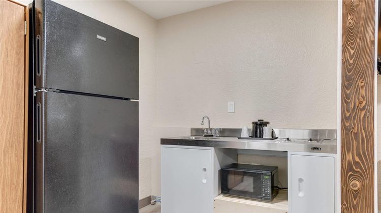 Suburban Studios Room