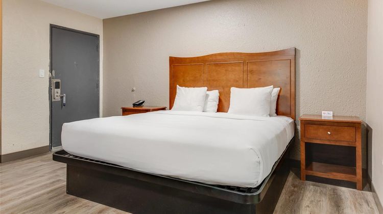 Suburban Studios Room