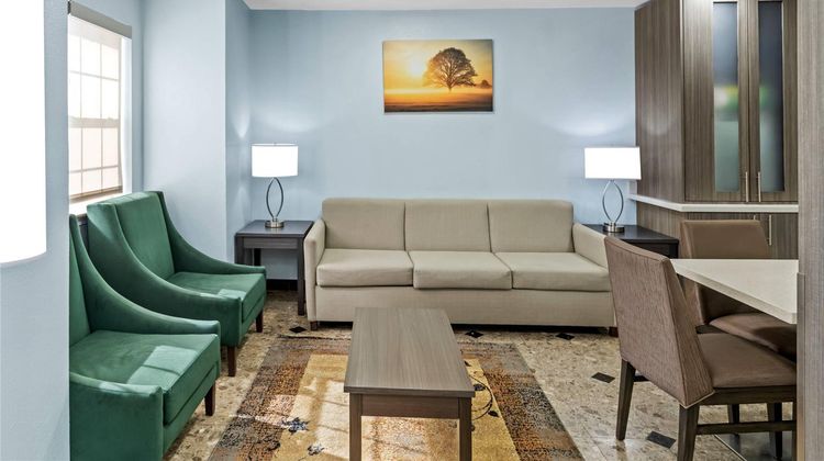 Quality Inn & Suites North Mesquite I-30 Lobby