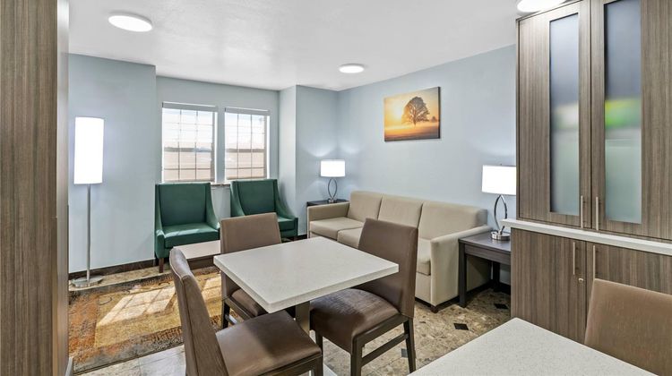 Quality Inn & Suites North Mesquite I-30 Lobby